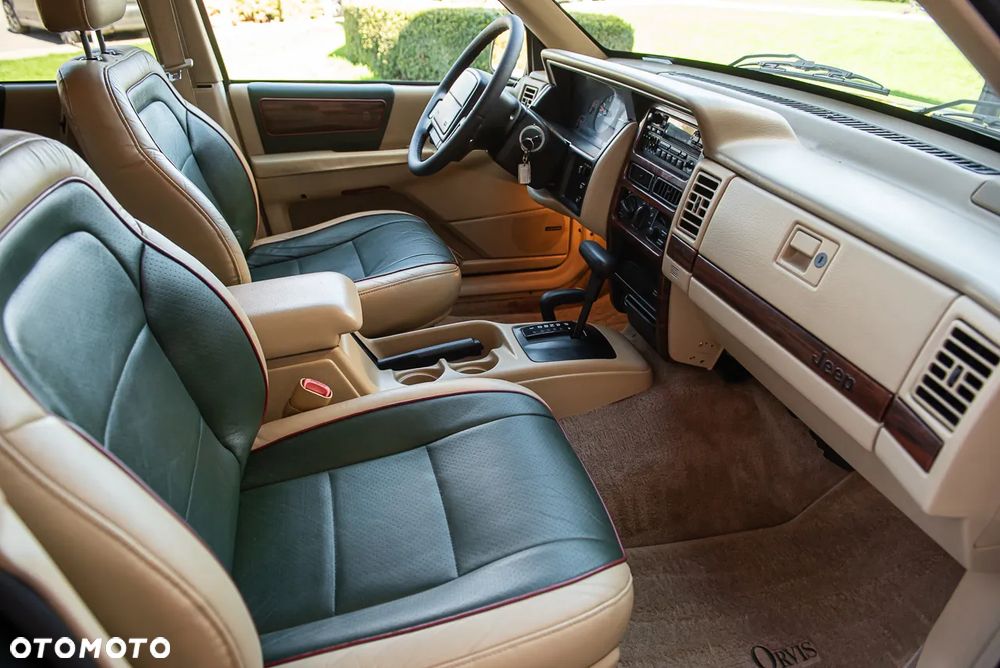 Jeep Grand Cherokee - 21