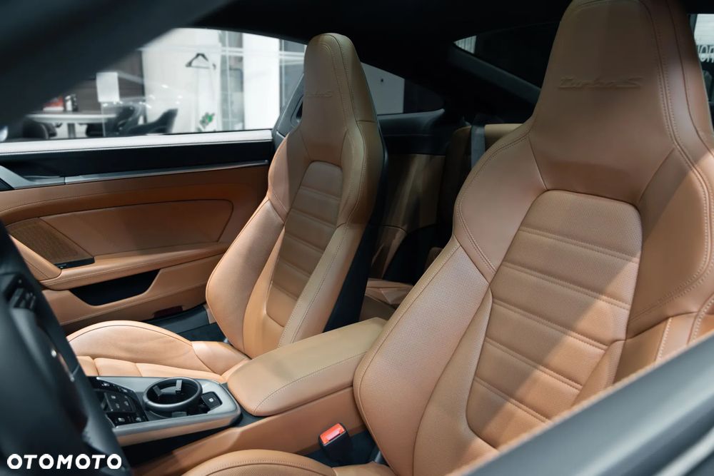 Porsche 911 Turbo S - 22
