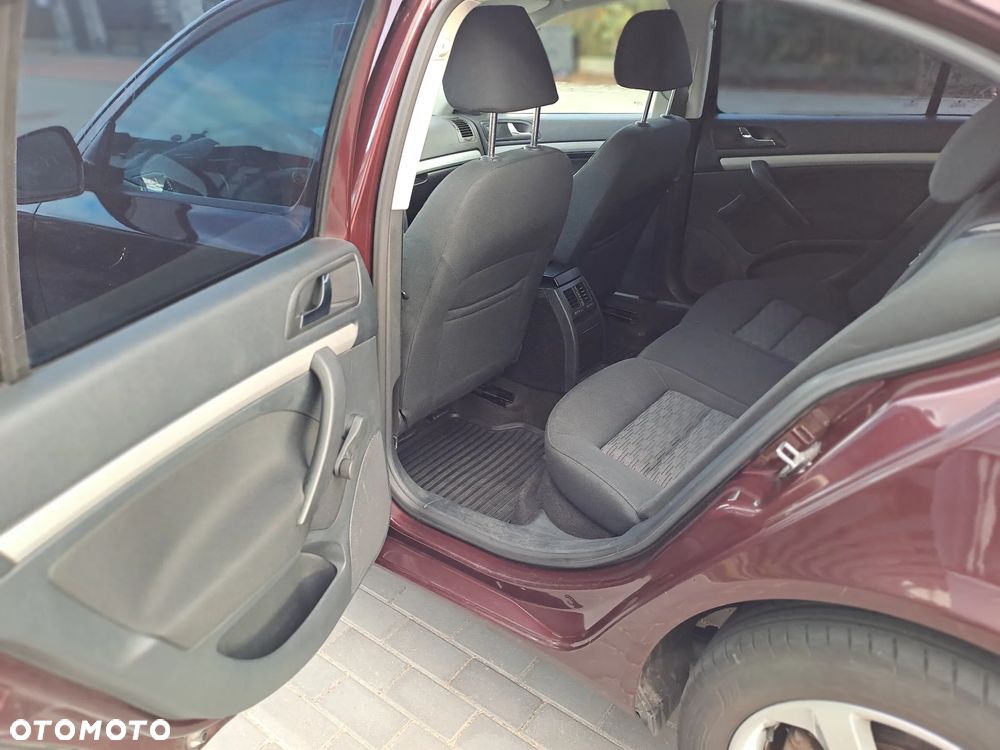 Skoda Octavia 1.6 Ambition - 19