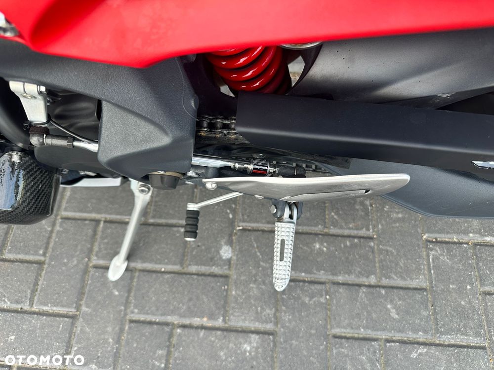 Triumph Street Triple - 7
