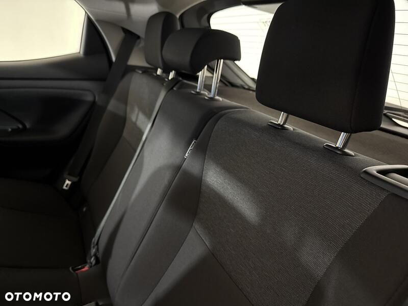 Toyota Yaris - 19