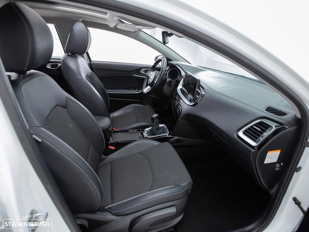Kia Ceed SW - 11
