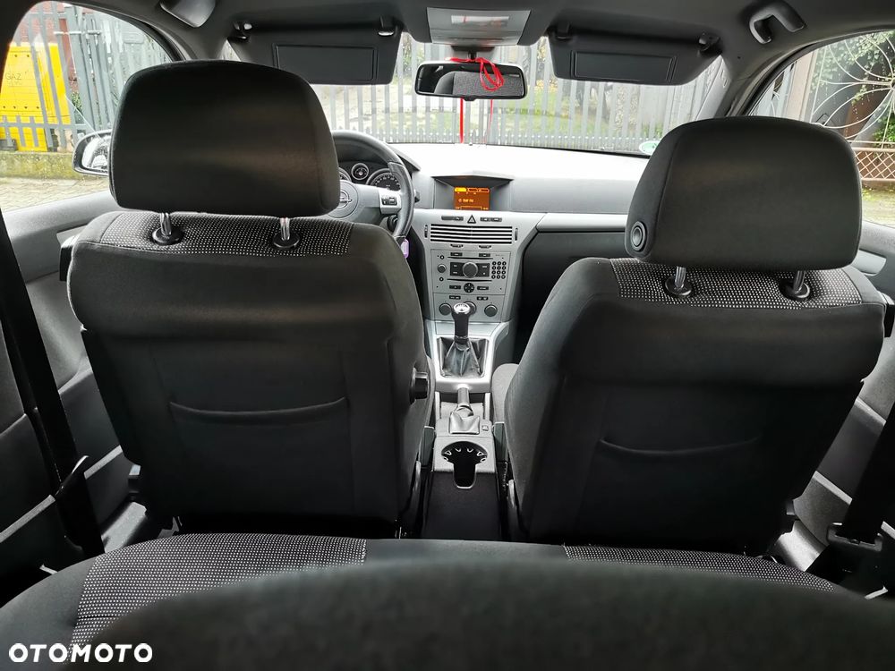 Opel Astra III GTC 1.8 Sport - 11