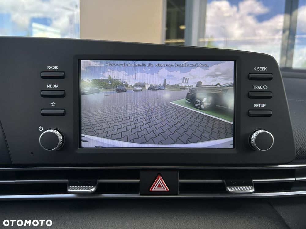 Hyundai Elantra - 25