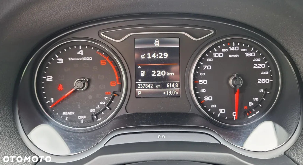 Audi A3 1.6 TDI Sport S tronic - 14