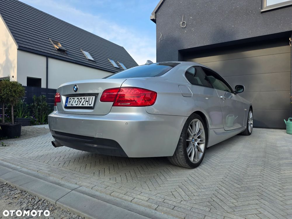 BMW Seria 3 325i - 2