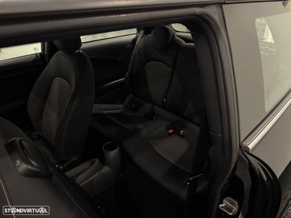 MINI 3 Portas One - 24