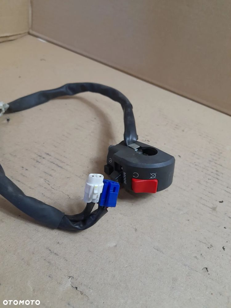 YAMAHA R1 RN22 PRZEŁĄCZNIK ZESPOLONY PRAWY - 2