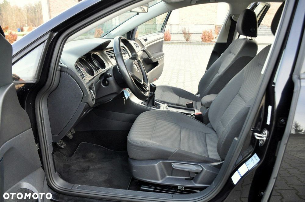 Volkswagen Golf - 21