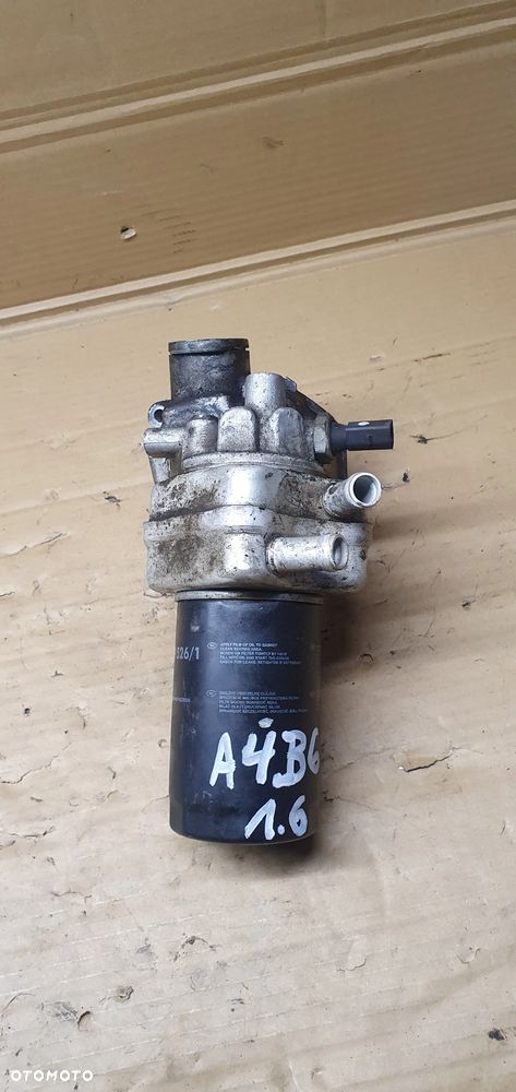 Podstawa obudowa filtra oleju chłodniczka Audi A4 B6 1.6 06A115417 - 3