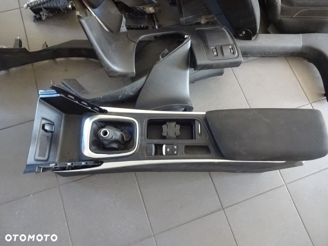 Tunel środkowy Renault Megane IV Sedan - 6