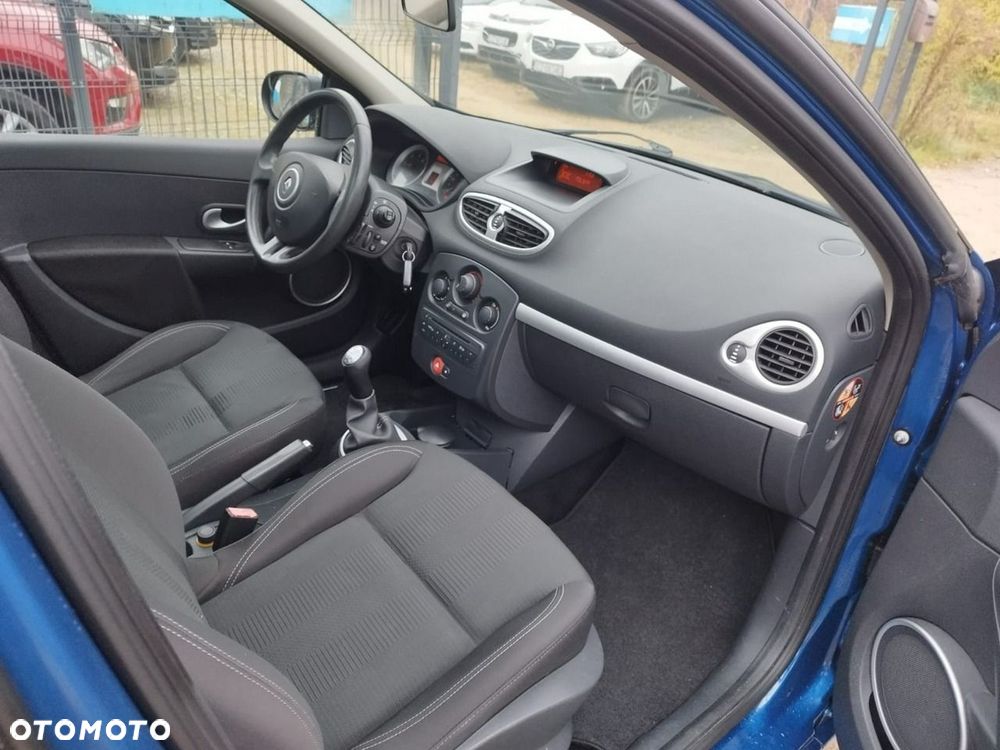 Renault Clio - 9