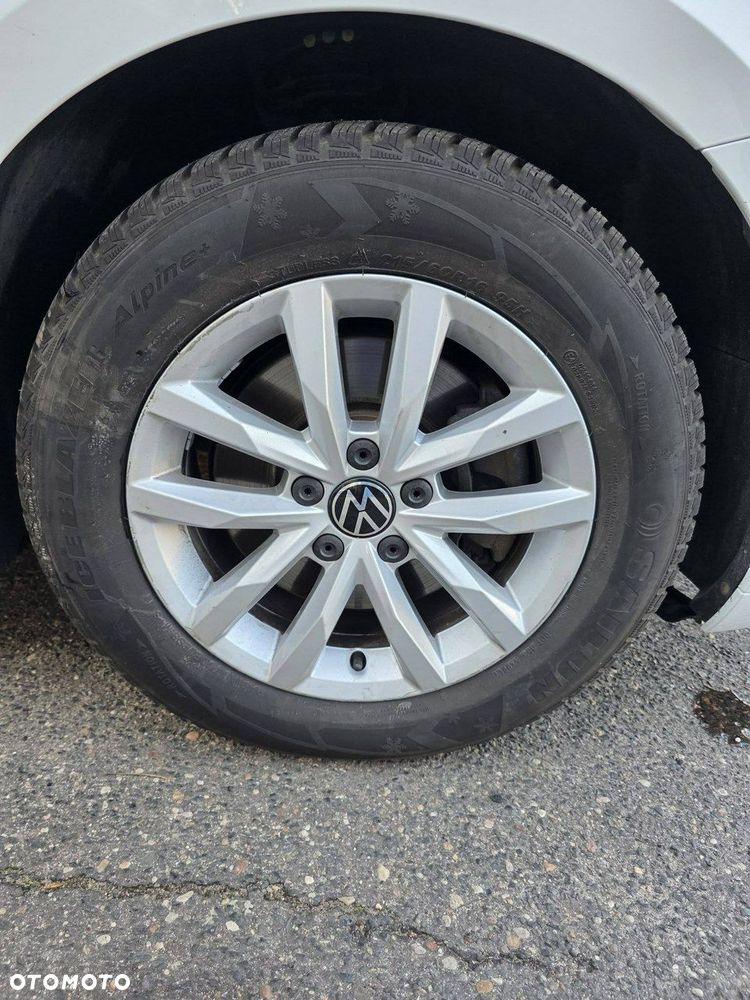 Volkswagen Passat - 37