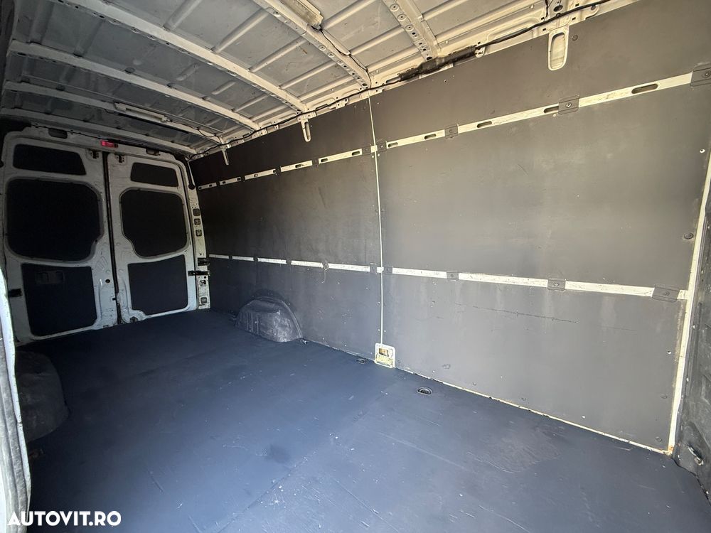 Mercedes-Benz Sprinter - 22