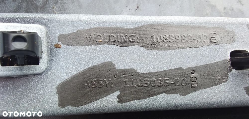 Zderzak tył Tesla III 3 1083983-00E  1103035-00B 6PDC - 11