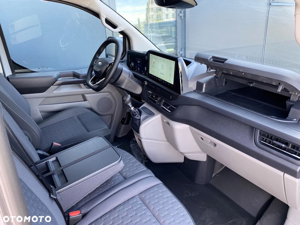 Ford Tranisit Custom - 23
