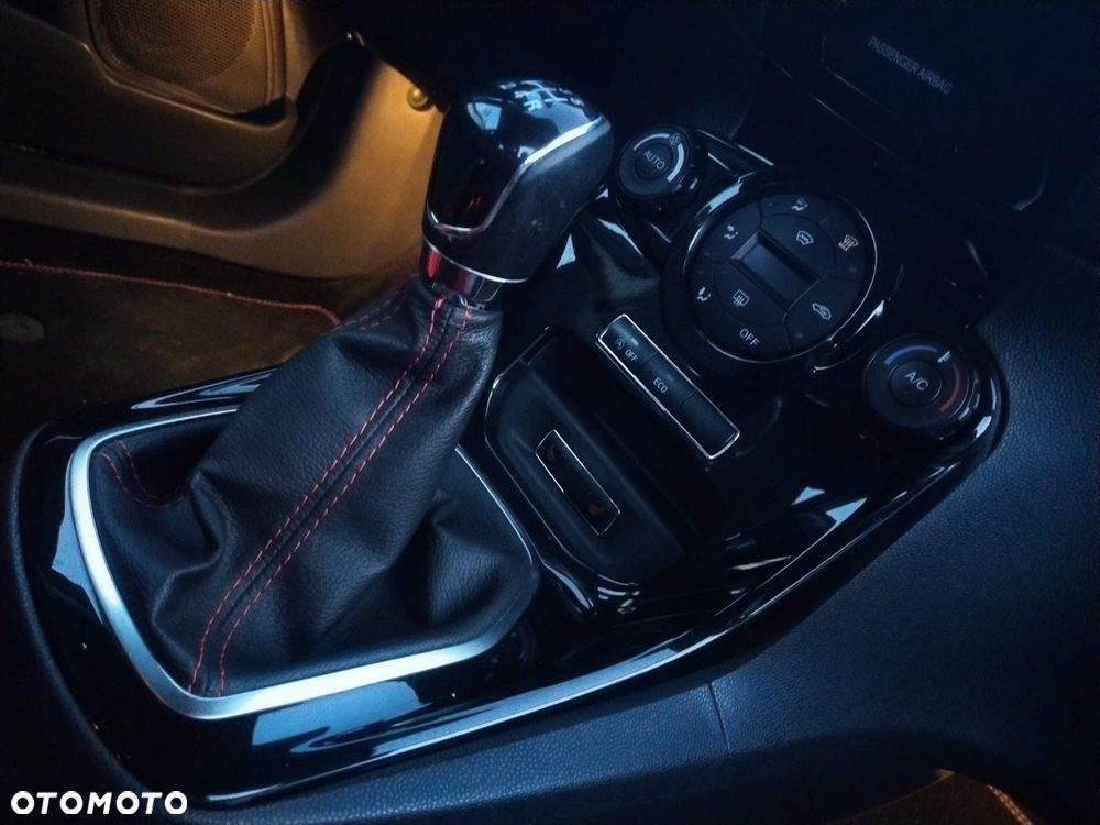 Ford Fiesta - 10