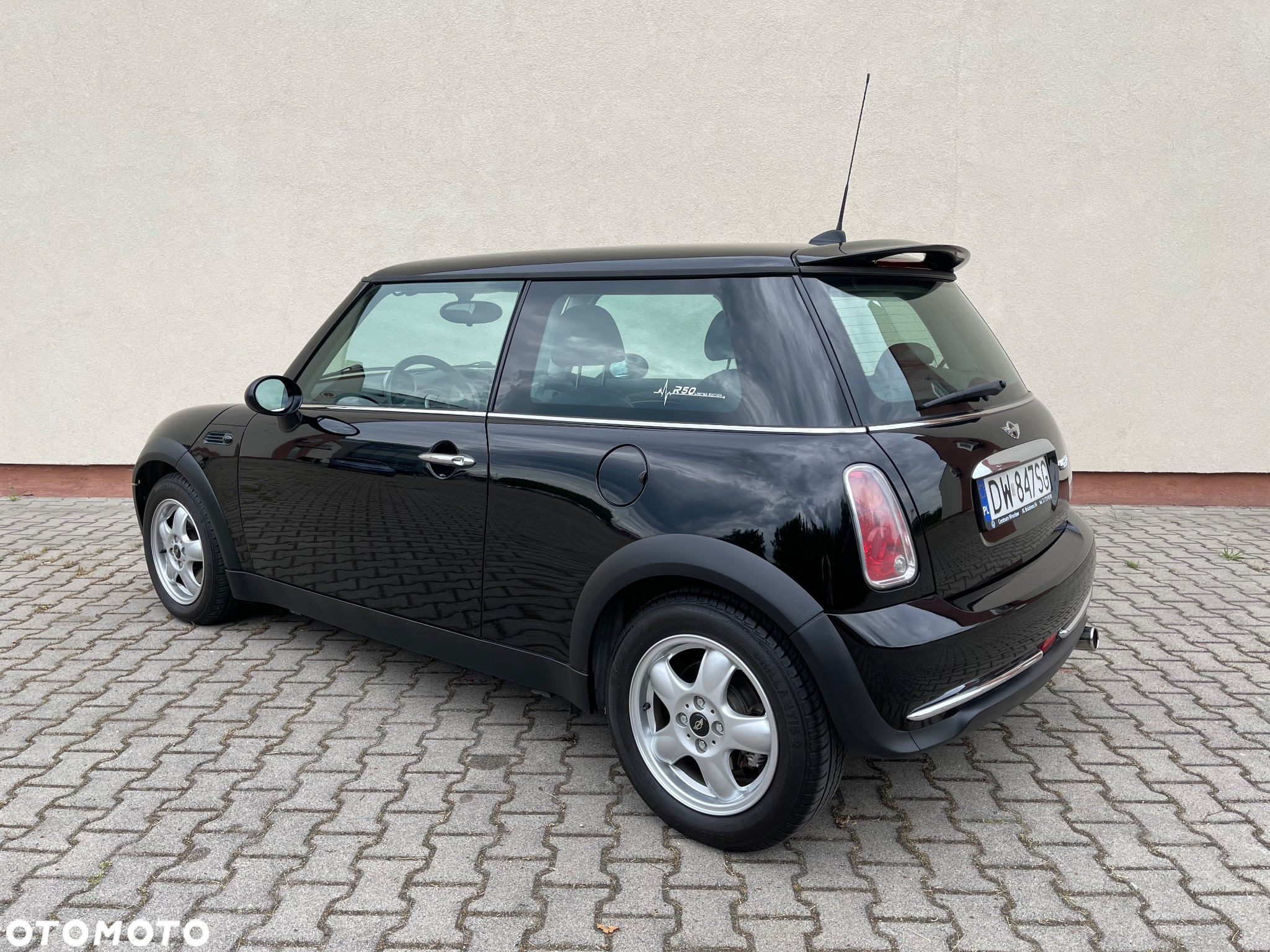 MINI ONE - 5