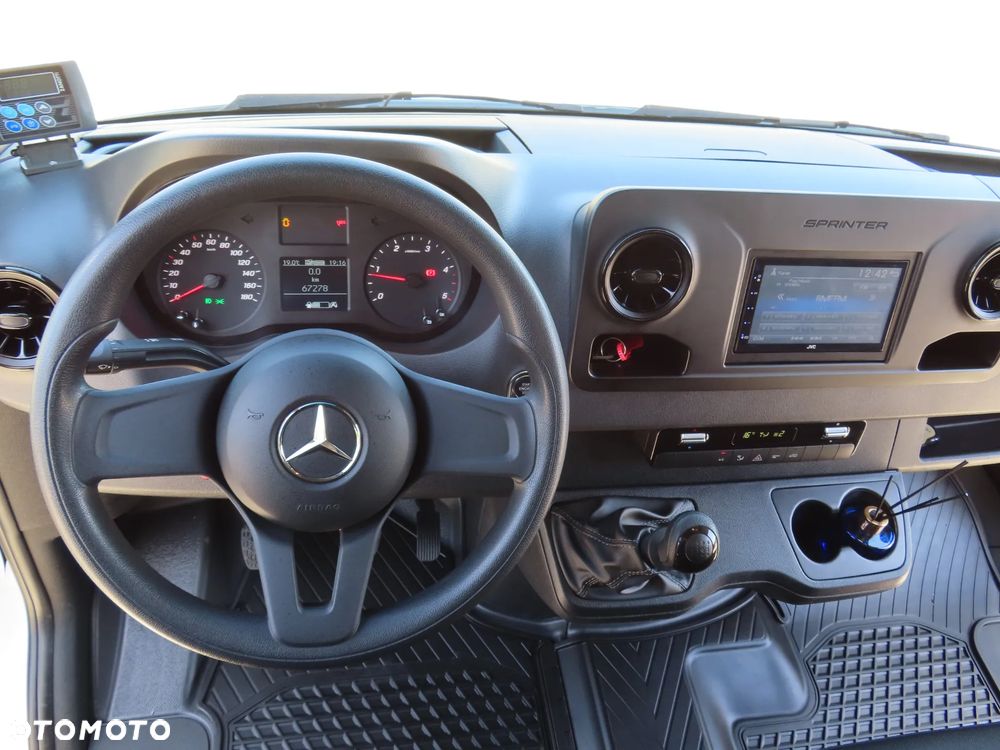 Mercedes-Benz Sprinter 519 CDI 190 KM Chłodnia Winda Załadowcza BÄR 750 Kg Agregat Zasilany Na Postoju 230 V Izoterma ACORD 3500 mm Dł. 6 Euro Palet Rozstaw Osi L2- 3665 mm, DMC 3500 Kg Tylne Koła Bliźniacze WZMACNIANY Stan Wizualny I Techniczny NOWY Tak Jak Z Taśmy Produkcyjnej Gotowy Dostępny OKAZJA POLECAM - 36