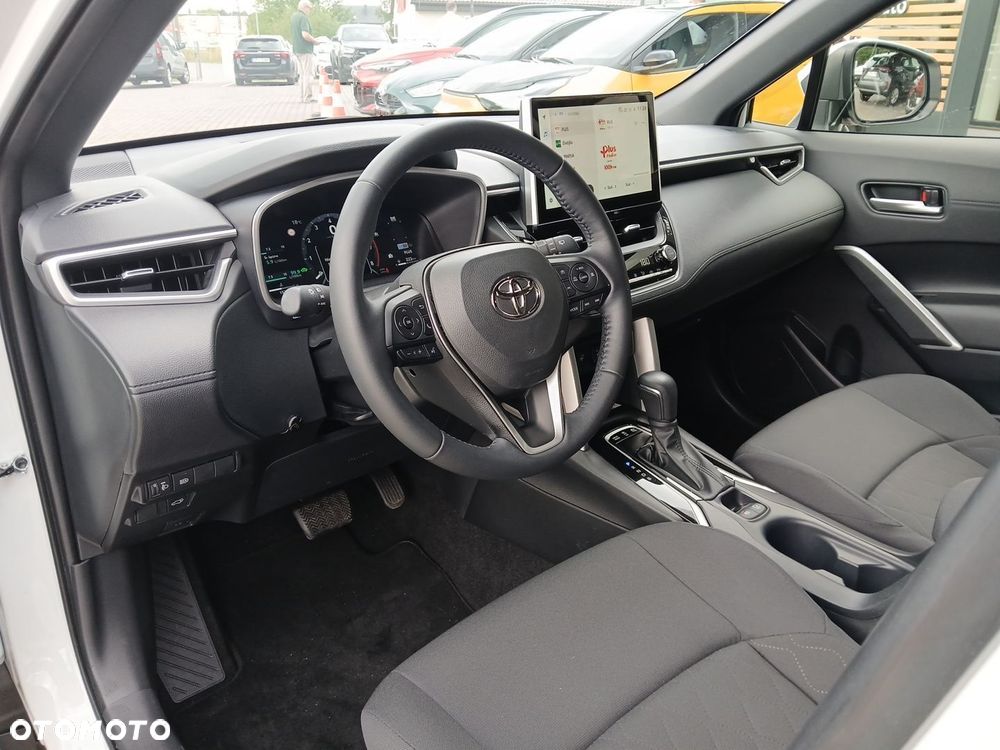 Toyota Corolla Cross - 17
