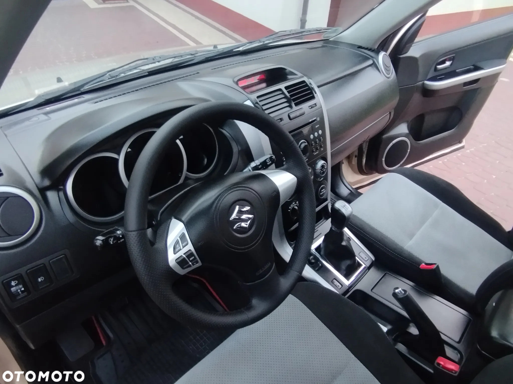 Suzuki Grand Vitara 2.0 Comfort Limited - 11