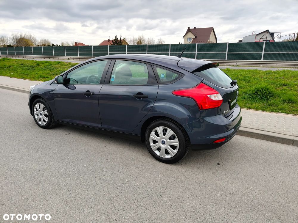 Ford Focus 1.6 Ambiente - 8