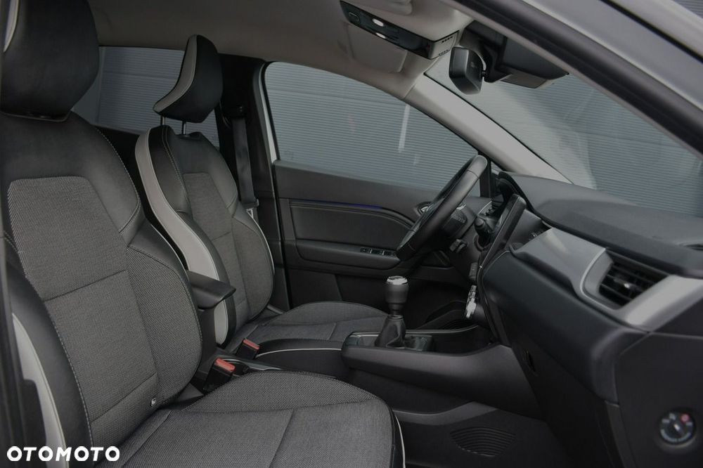 Renault Captur TCe Mild Hybrid 140 GPF TECHNO - 32