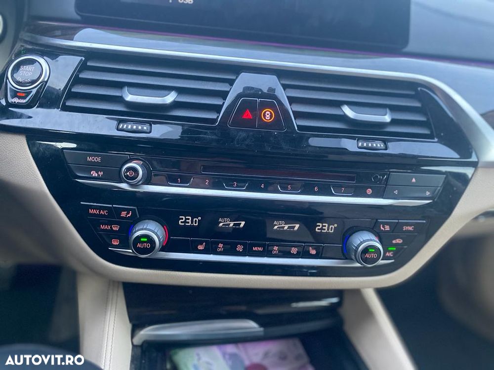 BMW Seria 5 520d Aut. Luxury Line - 8