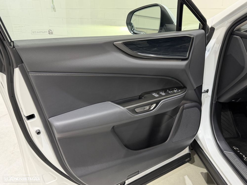 Lexus NX 450h+ Executive - 28