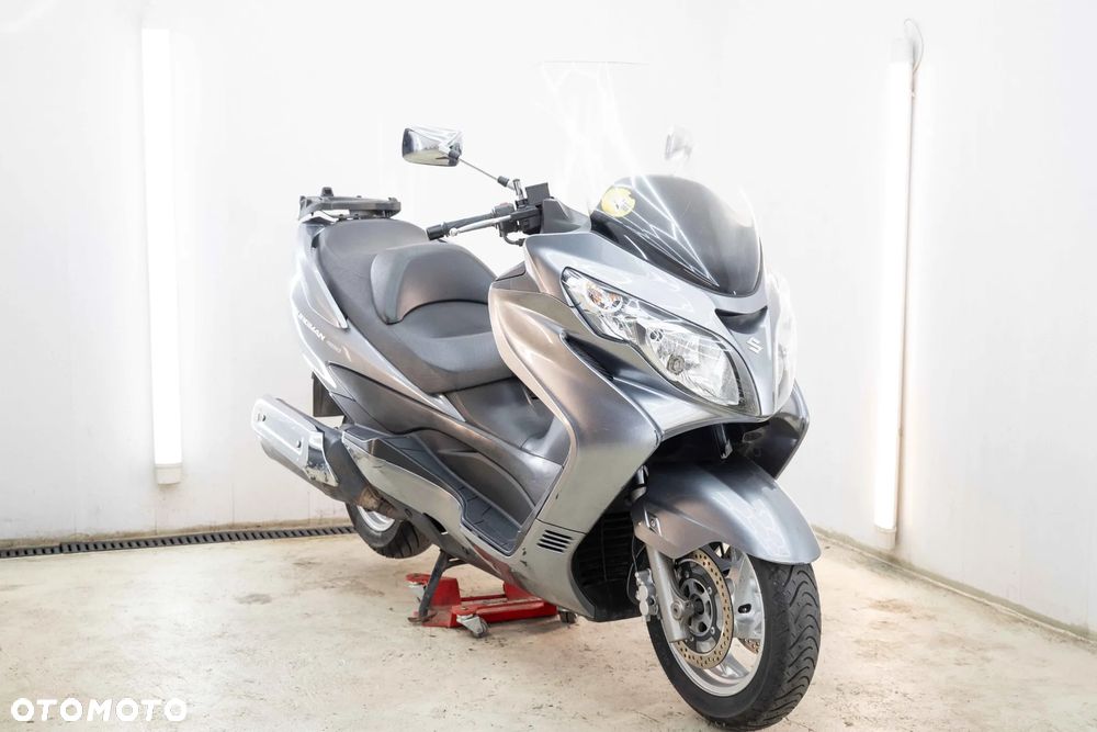 Suzuki Burgman - 4