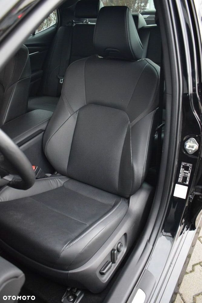 Toyota Camry - 13