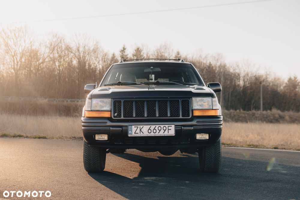 Jeep Grand Cherokee - 28