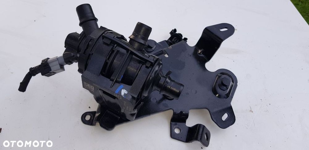 Nowa obudowa z termostatem Master IV 2,3 DCi po 2019 nr 212001466R - 3