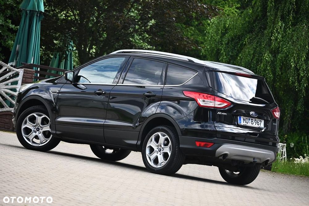 Ford Kuga 1.5 EcoBoost 2x4 Titanium - 24