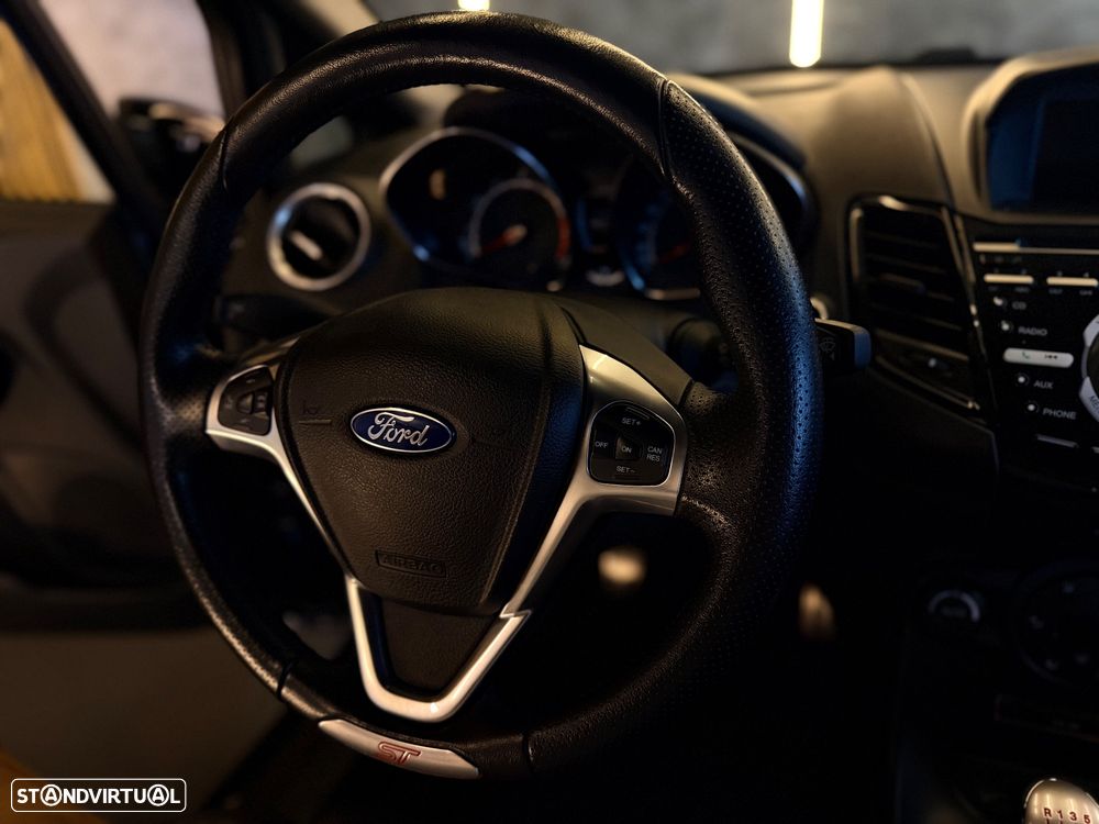 Ford Fiesta 1.6 EcoBoost c/ Pack Pele Desportiva ST - 27