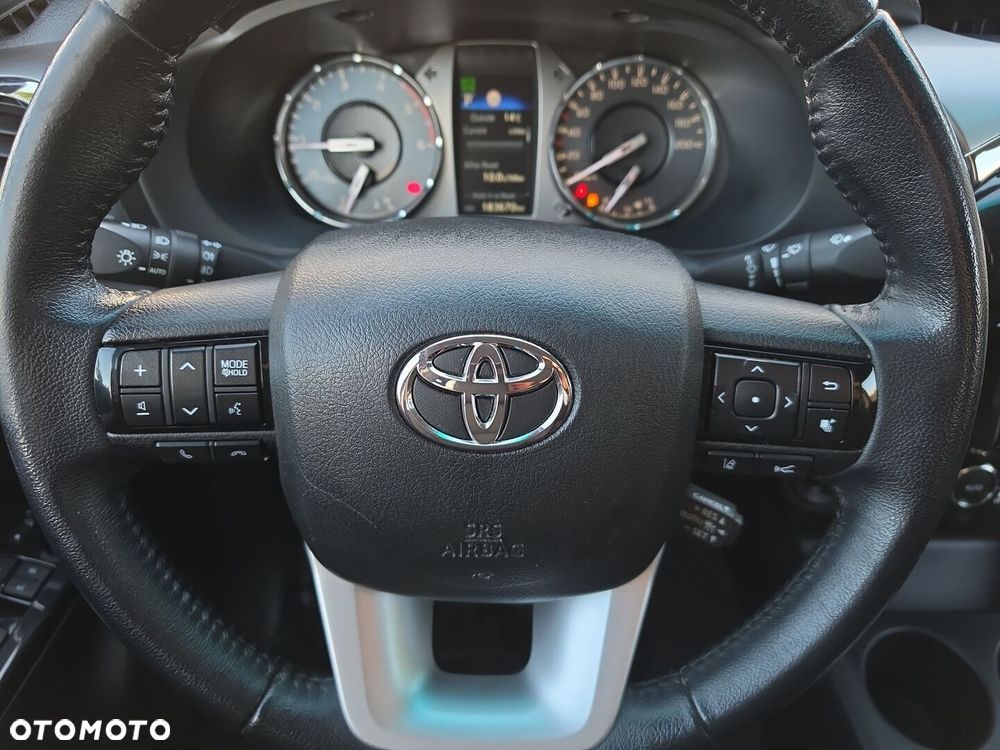 Toyota Hilux 2.8 D-4D Double Cab SR5 4x4 - 25