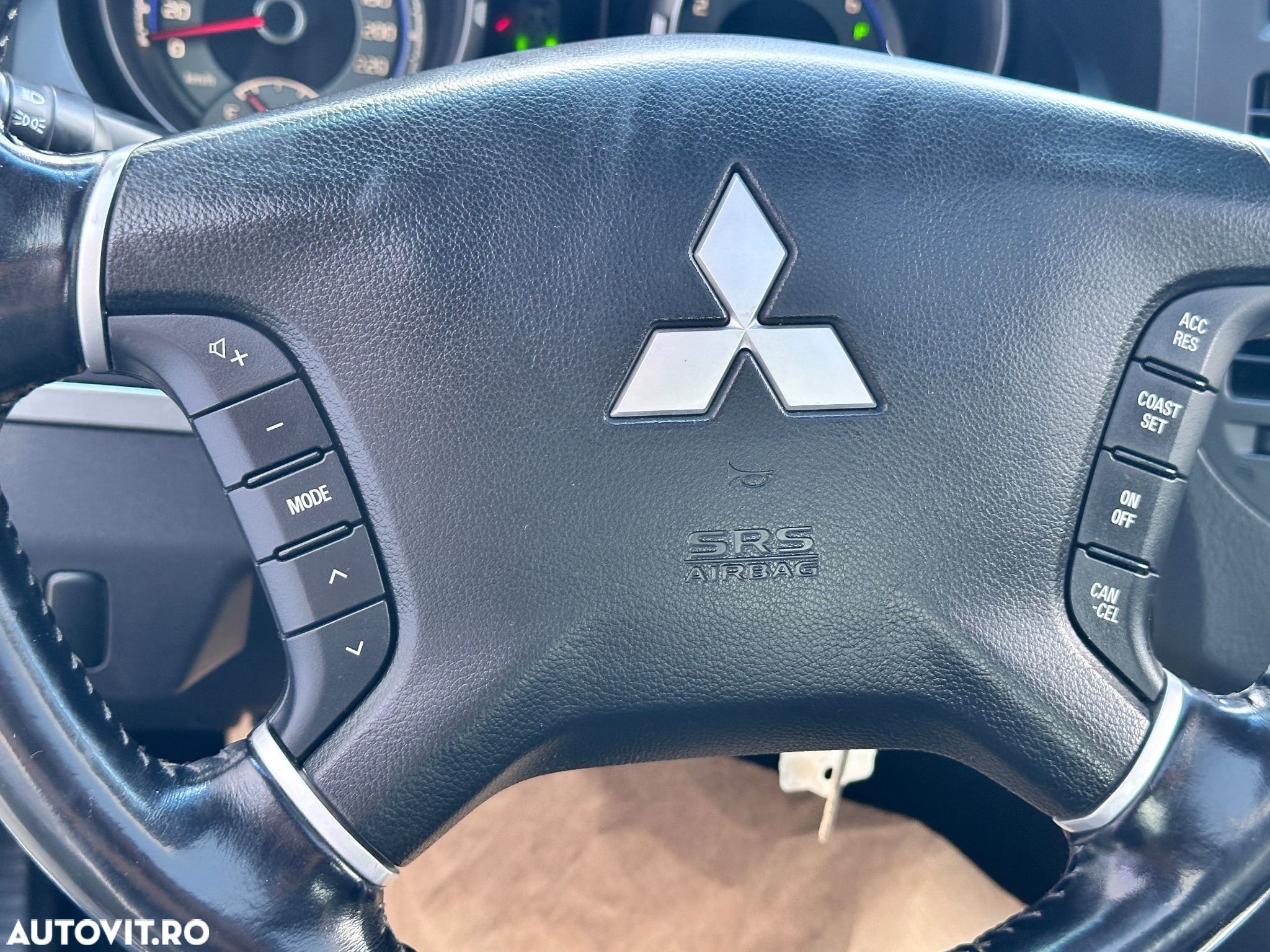Mitsubishi Pajero 3.2 DI-D Automatik Limited Edition - 29