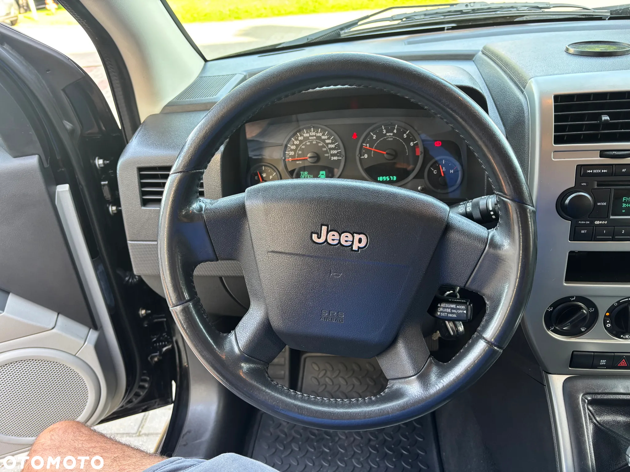 Jeep Compass - 35