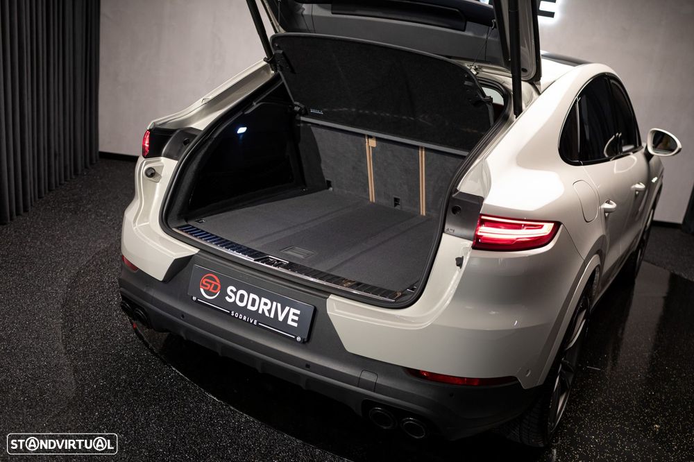 Porsche Cayenne Coupé E-Hybrid - 41