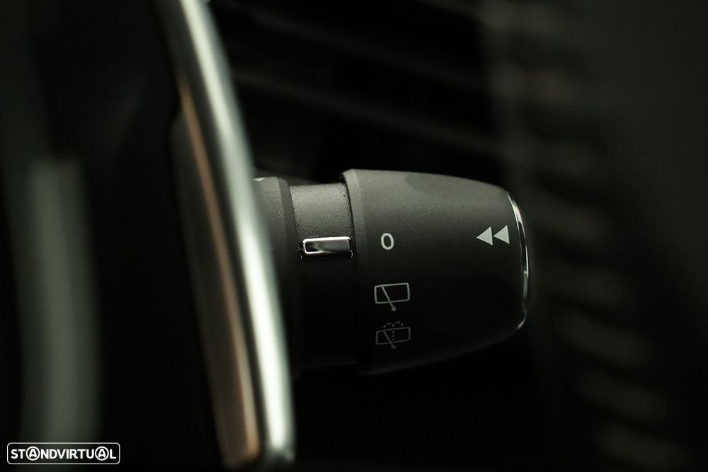 Peugeot 5008 1.2 PureTech Allure Pack EAT8 - 19