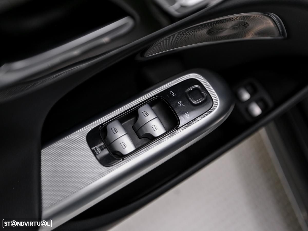 Mercedes-Benz E 300 e AMG Line - 20