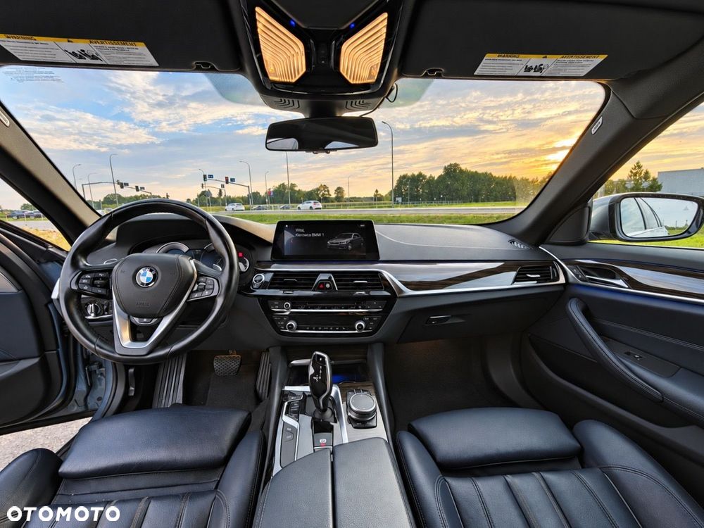 BMW Seria 5 530i GPF xDrive Sport Line sport - 22