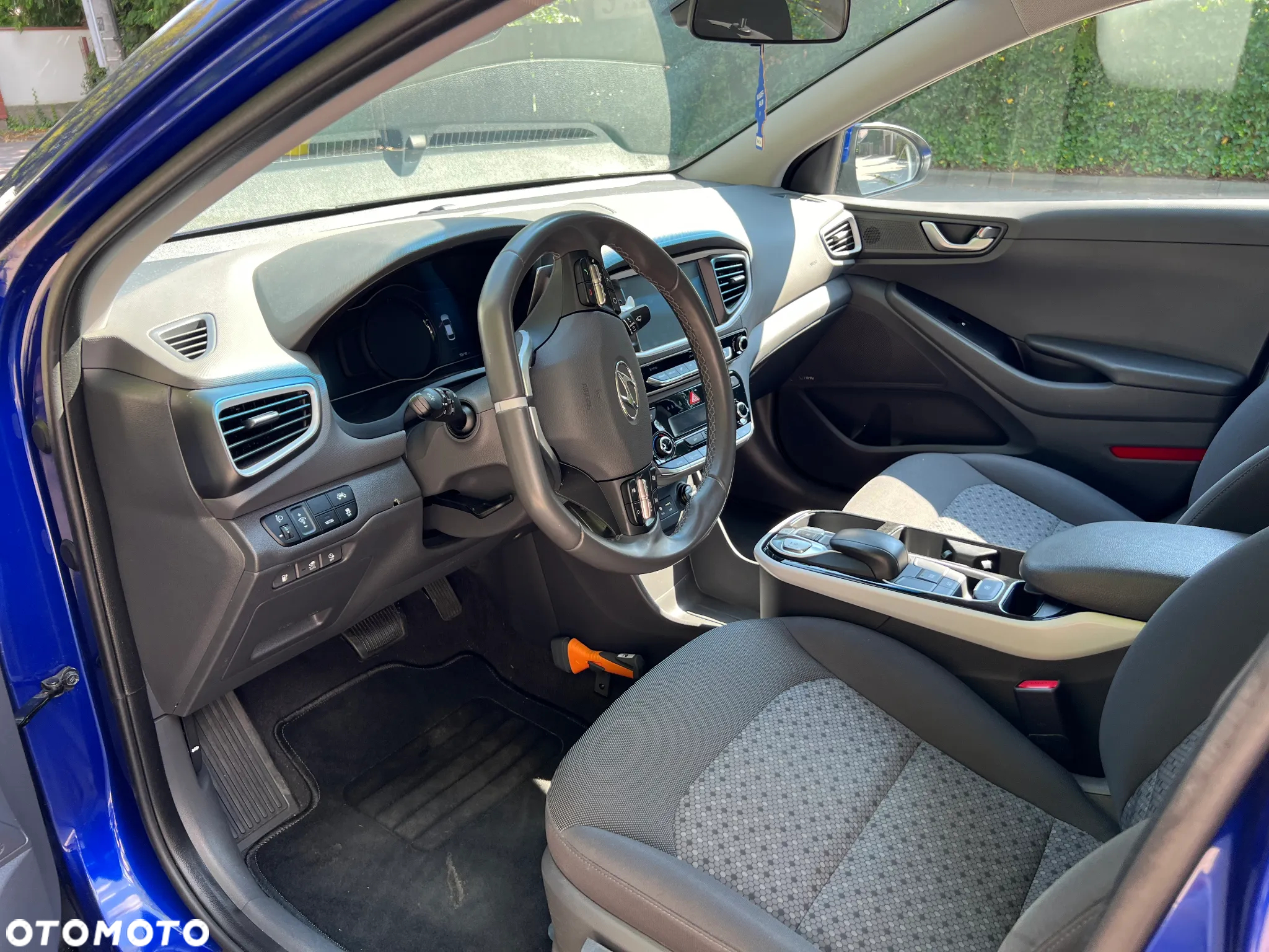 Hyundai IONIQ - 10