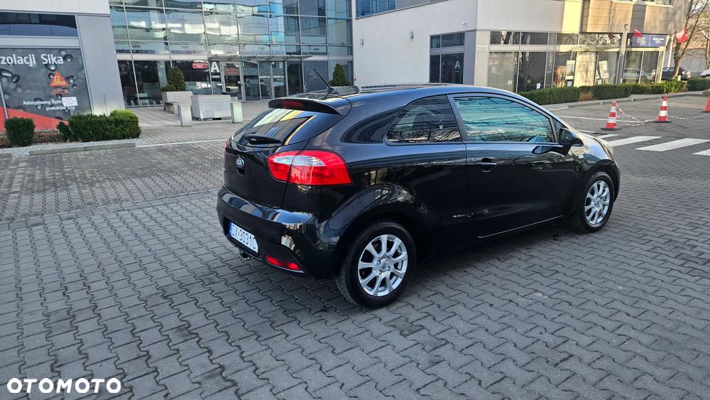 Kia Rio 1.4 Fifa World Cup Edition - 7