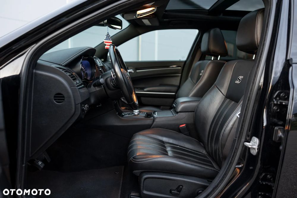 Chrysler 300s - 18