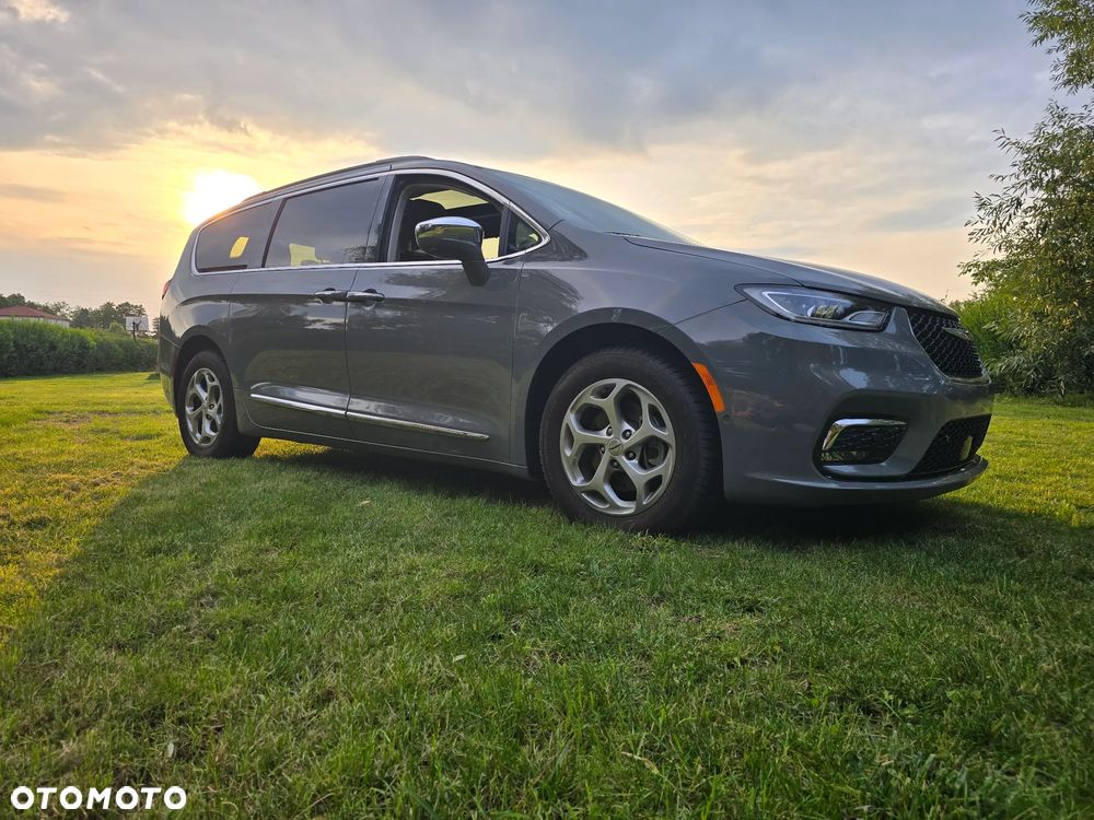 Chrysler Pacifica - 5