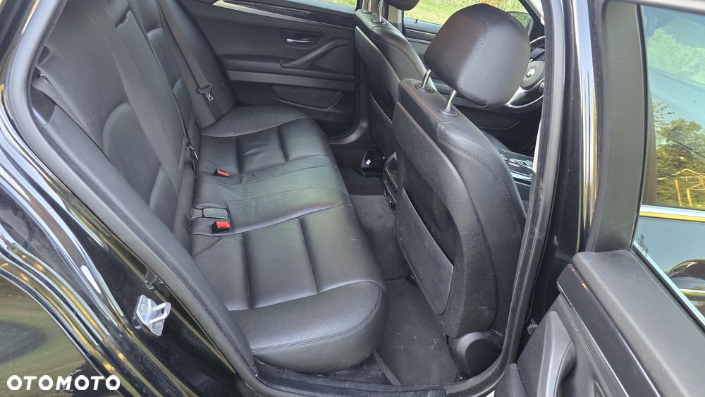 BMW Seria 5 518d - 19