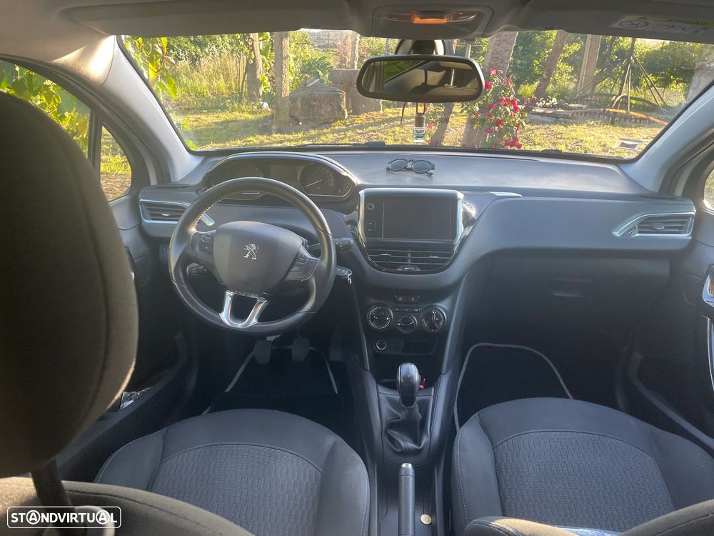 Peugeot 208 1.5 BlueHDi Signature - 12