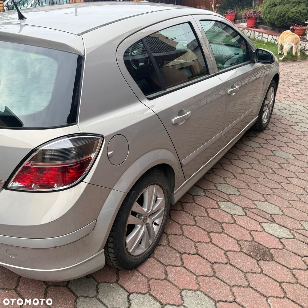 Opel Astra 1.6 Essentia - 12