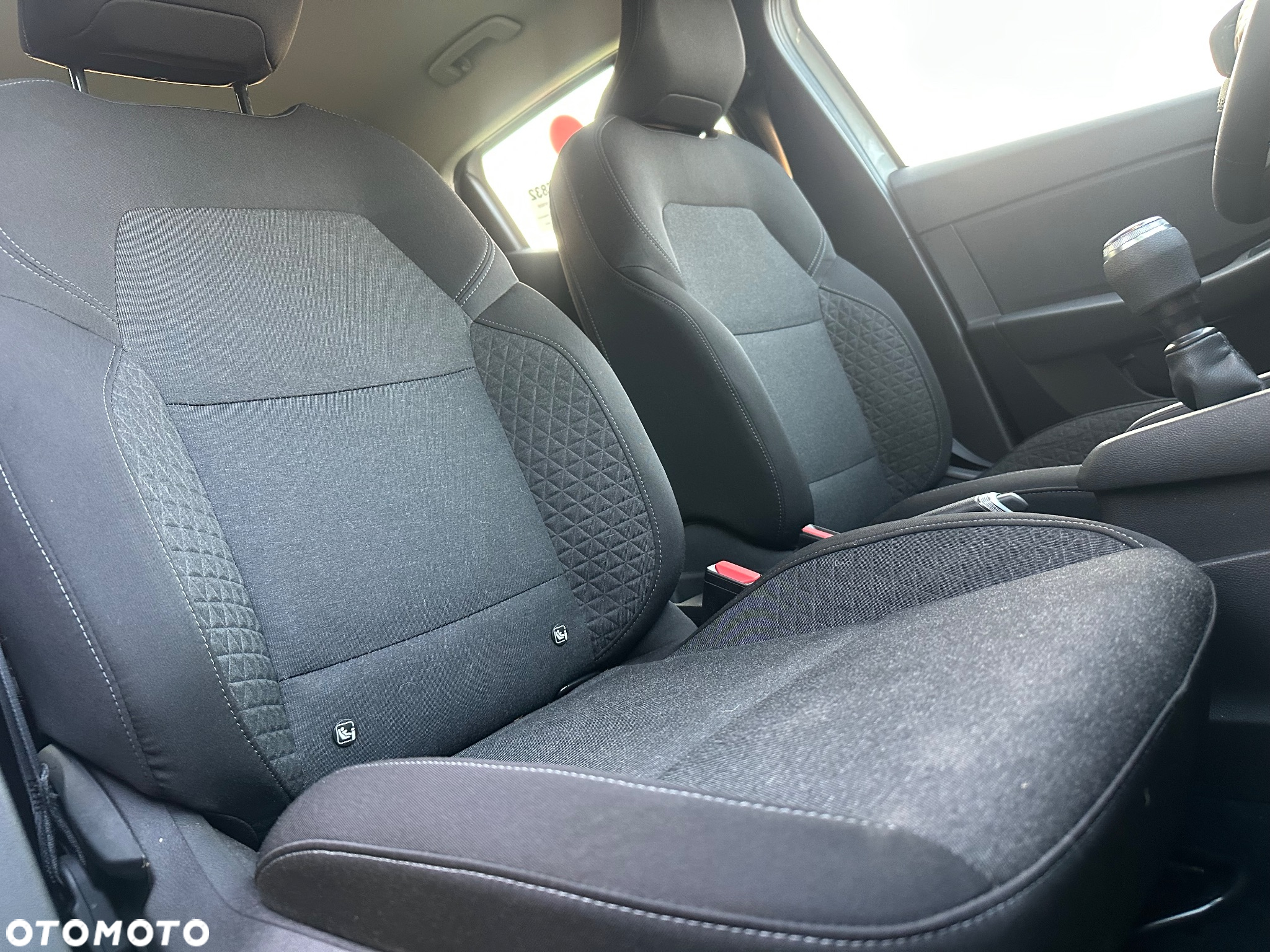 Renault Clio TCe 90 TECHNO - 32